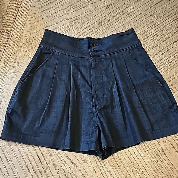 Size 26 dark denim shorts - Picture 1 of 7